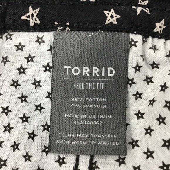 Torrid Star Print Twill Military Short - Picture 9 of 10